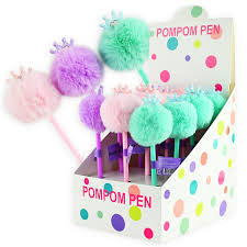 Fluffy pen med krone